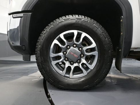 Used 2024 GMC Sierra 3500 SLE w/ SLE Convenience Package image 19