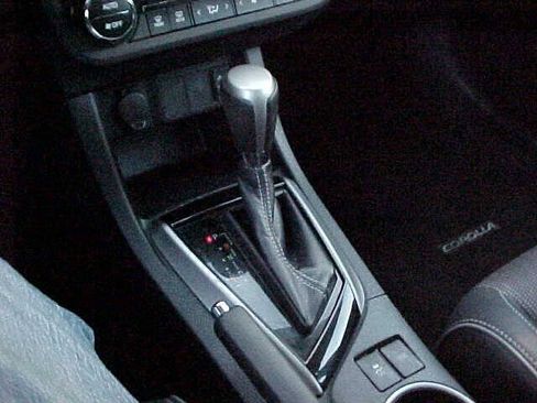 Used 2015 Toyota Corolla S FWD image 31