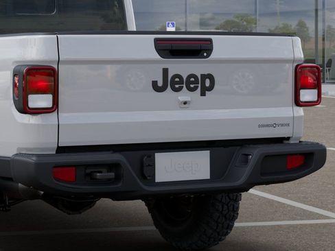 New 2025 Jeep Gladiator Sport image 13