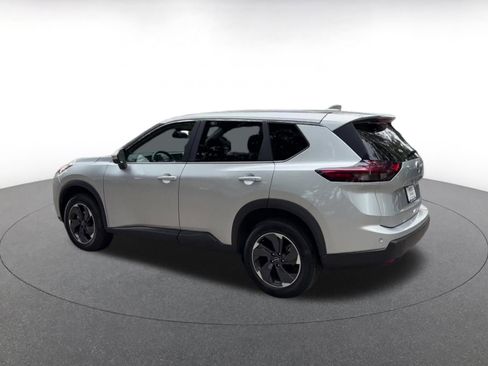 Used 2025 Nissan Rogue SV FWD image 10