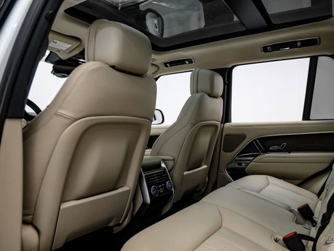 Used 2023 Land Rover Range Rover SE image 76
