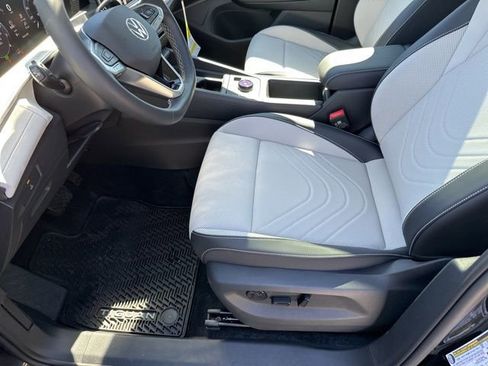 New 2026 Volkswagen Tiguan SE AWD/4WD image 11