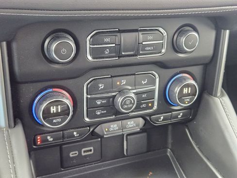 Used 2024 Chevrolet Suburban Z71 w/ Z71 Off-Road Package image 22