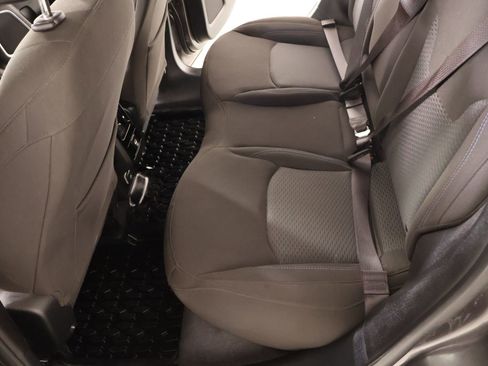 Used 2023 Jeep Compass Sport image 10