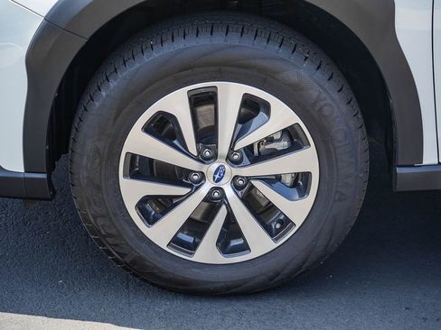 Certified 2025 Subaru Outback Premium AWD/4WD image 13