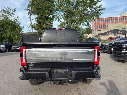 Used 2023 Ford F250 Platinum w/ FX4 Off-Road Package AWD/4WD image 4