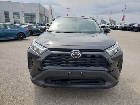 Used 2025 Toyota RAV4 XLE AWD/4WD image 2