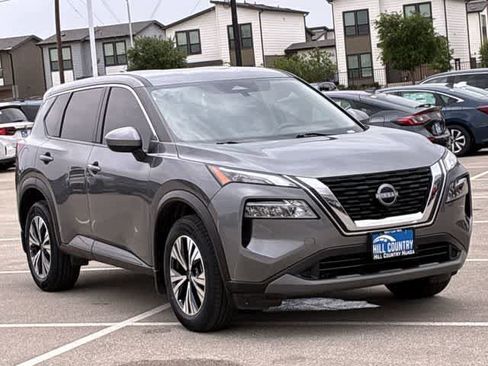 Used 2023 Nissan Rogue SV FWD image 8