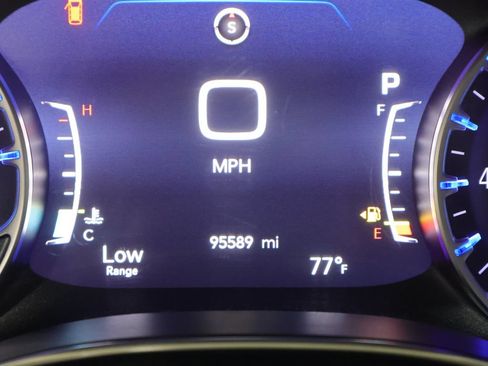 Used 2018 Chrysler Pacifica Touring-L Plus FWD image 48
