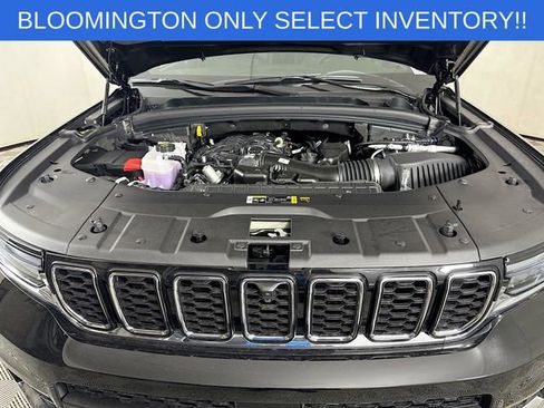 New 2025 Jeep Grand Cherokee L Limited w/ Luxury Tech Group II image 32