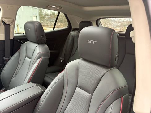 Used 2022 Buick Envision Essence w/ Sport Touring Package image 28