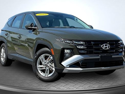 Used 2025 Hyundai Tucson SE FWD image 3