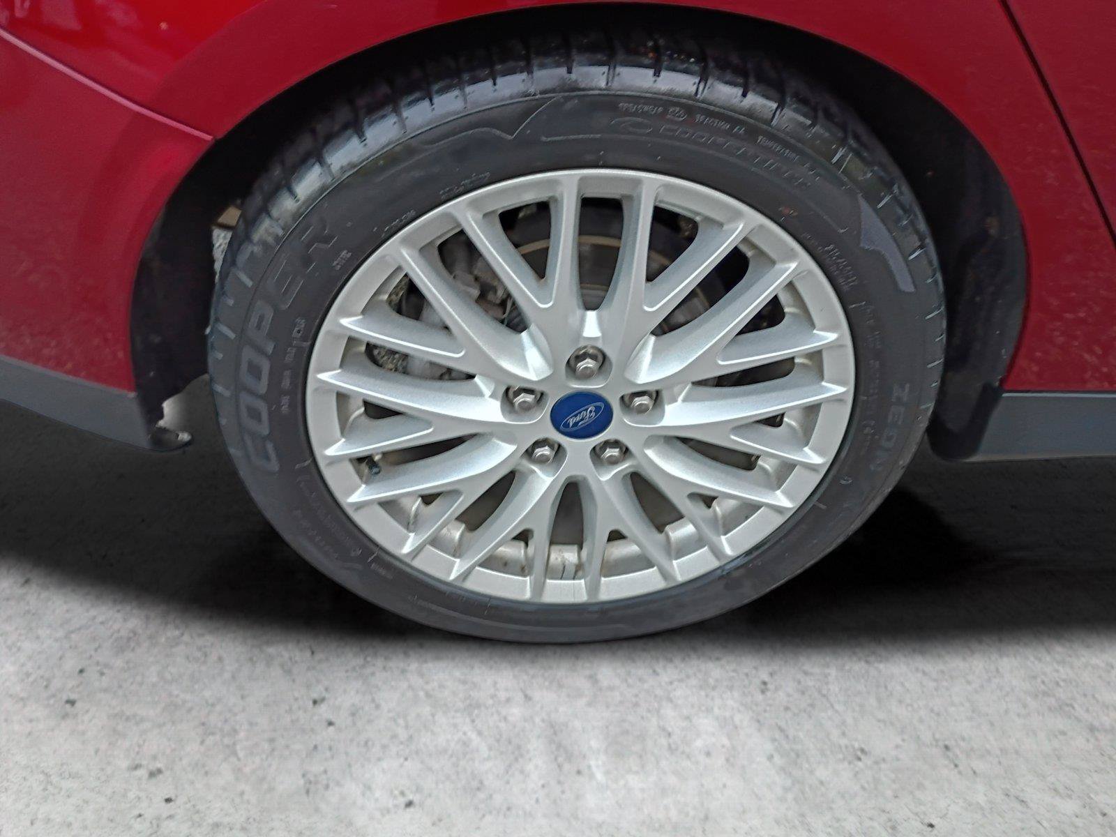 Used 2014 Ford Focus Titanium FWD image 20