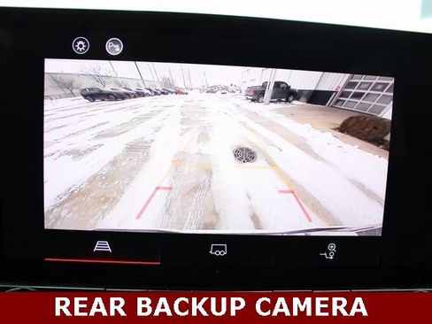 Used 2024 GMC Canyon Elevation w/ Convenience Package image 14