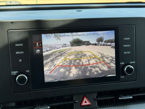 Used 2025 Kia Sportage LX image 24