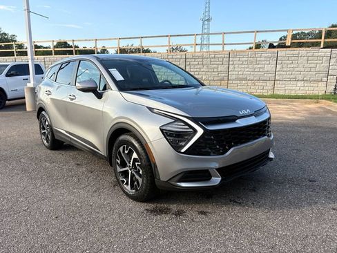 Used 2024 Kia Sportage EX FWD image 8