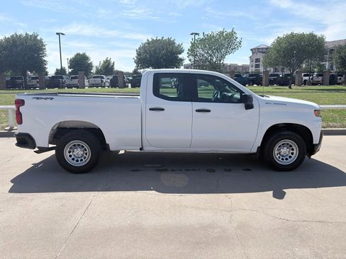 Used 2020 Chevrolet Silverado 1500 W/T w/ Trailering Package AWD/4WD image 3