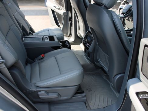 Used 2021 Lincoln Aviator Reserve w/ Equipment Group 201A image 14