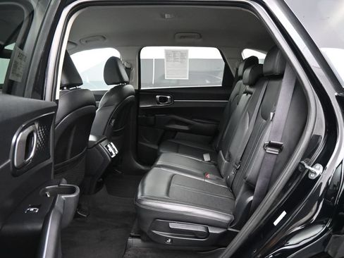 Used 2024 Kia Sorento S FWD image 18