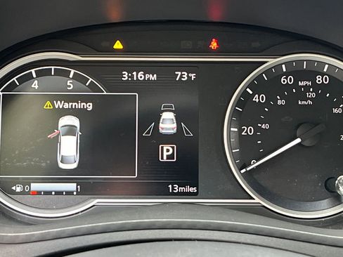 Used 2025 Nissan Versa SV w/ Trunk Package FWD image 16