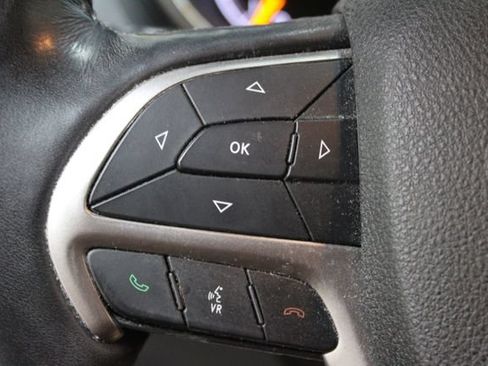 Used 2018 Jeep Grand Cherokee Limited AWD/4WD image 16