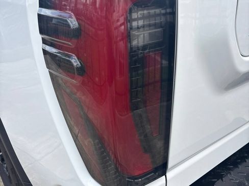 Used 2024 GMC Sierra 2500 AT4 w/ AT4 Premium Plus Package AWD/4WD image 25