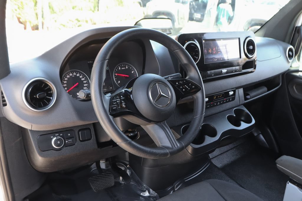 Used 2025 Mercedes-Benz Sprinter 2500 image 26