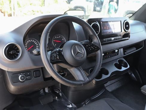 Used 2025 Mercedes-Benz Sprinter 2500 image 26