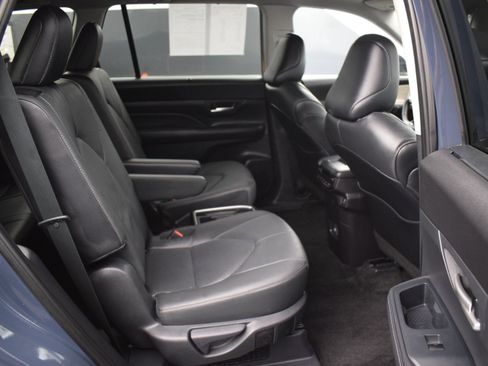 Used 2025 Toyota Grand Highlander AWD Hybrid image 11