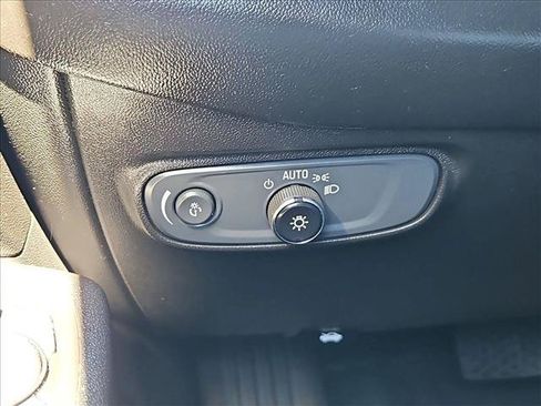 Used 2022 Chevrolet Equinox LT AWD/4WD image 17