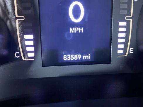 Used 2020 Jeep Cherokee Latitude Plus AWD/4WD image 4