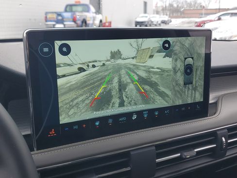 New 2026 Lincoln Corsair Premiere image 21