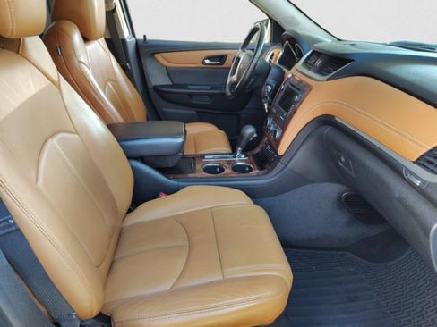Used 2013 Chevrolet Traverse LT image 21