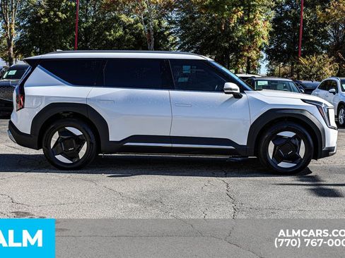 Used 2024 Kia EV9 Wind image 10