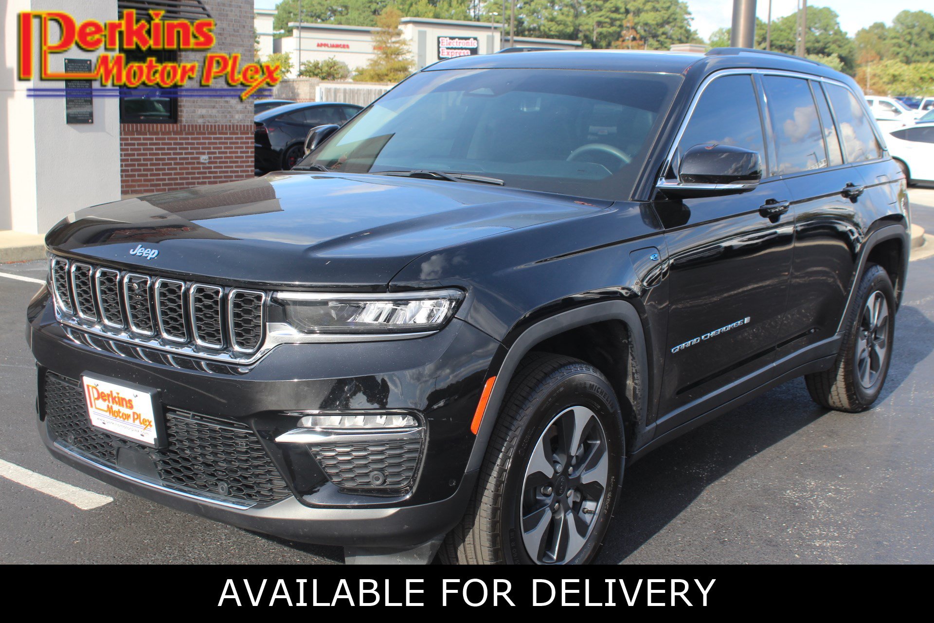 Used 2022 Jeep Grand Cherokee Limited 4xe w/ Luxury Tech Group II AWD/4WD image 1