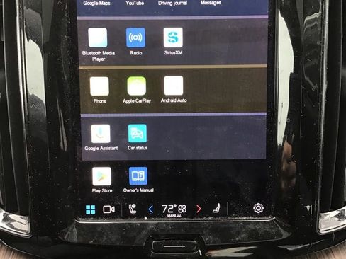 Used 2022 Volvo XC60 B5 Momentum w/ Climate Package image 12