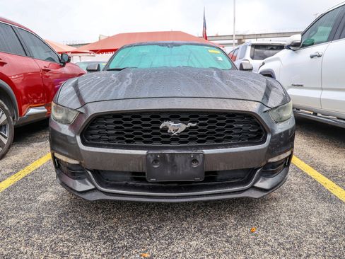 Used 2016 Ford Mustang Coupe image 4