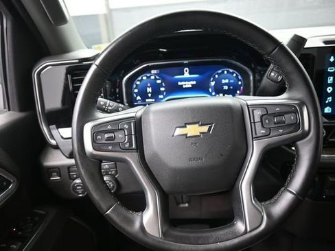 Used 2025 Chevrolet Silverado 2500 LT w/ Convenience Package AWD/4WD image 8