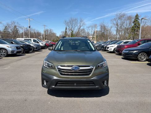 Used 2020 Subaru Outback Premium image 16