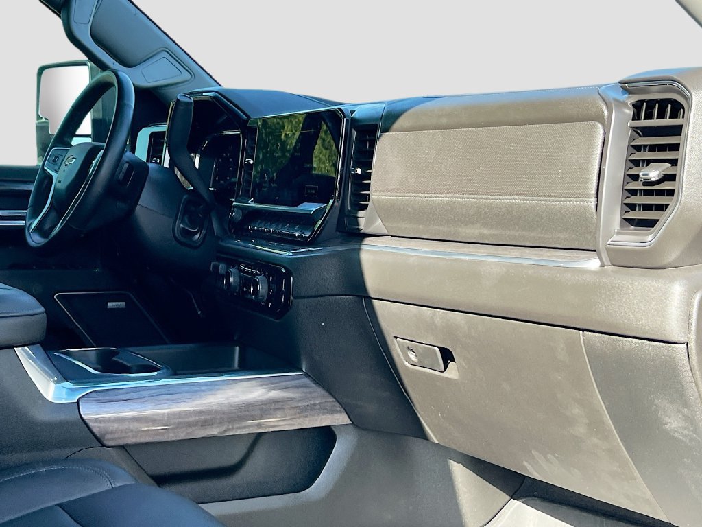 Used 2025 Chevrolet Silverado 2500 LTZ w/ LTZ Plus Package AWD/4WD image 29