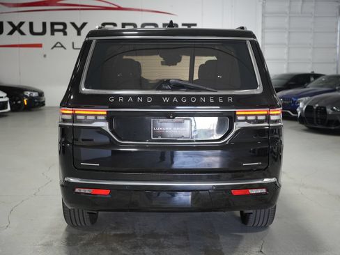 Used 2022 Jeep Grand Wagoneer Series III w/ Rear Seat Video Group 1 AWD/4WD image 5