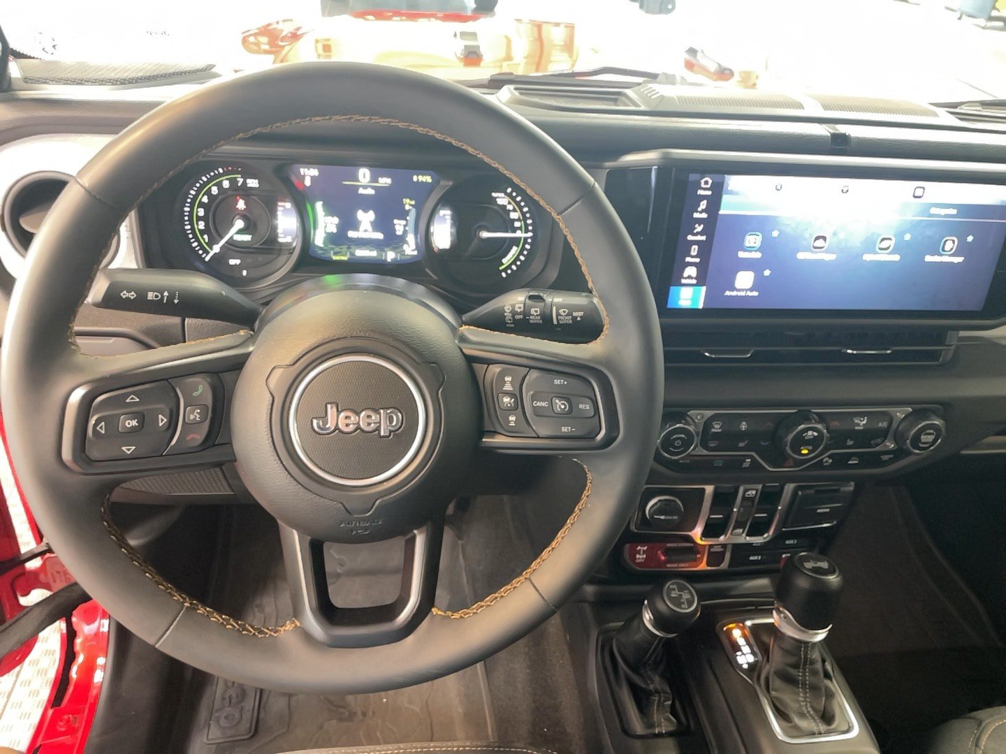 Used 2024 Jeep Wrangler Unlimited AWD/4WD image 12