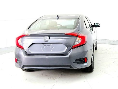Used 2018 Honda Civic EX-T image 5