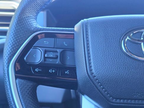 Used 2024 Toyota Sequoia Platinum AWD/4WD image 31