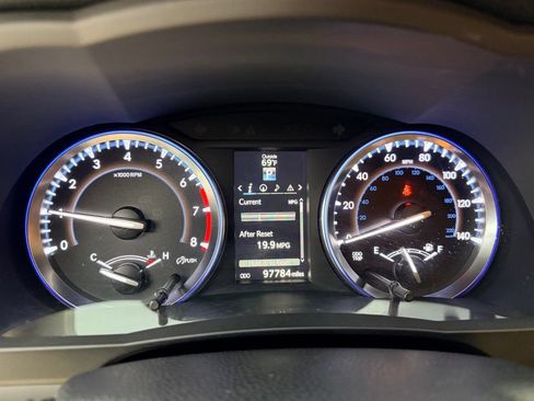 Used 2014 Toyota Highlander XLE AWD/4WD image 23