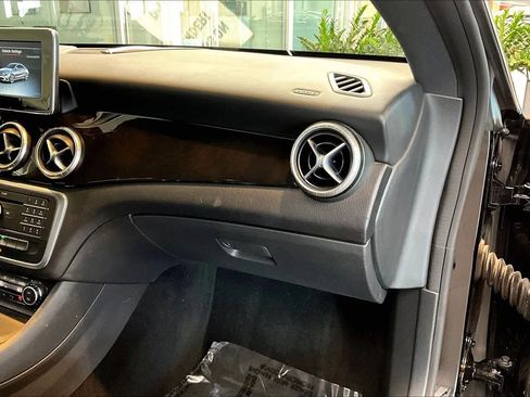 Used 2015 Mercedes-Benz CLA 250 CLA 250 image 17