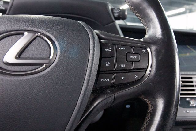 Used 2019 Lexus LS 500 w/ Accessory Package (Z2) RWD image 18
