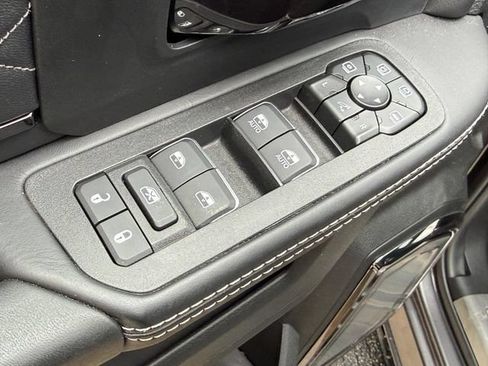 New 2025 RAM 2500 Limited AWD/4WD image 9
