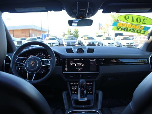 Used 2019 Porsche Cayenne AWD/4WD image 28