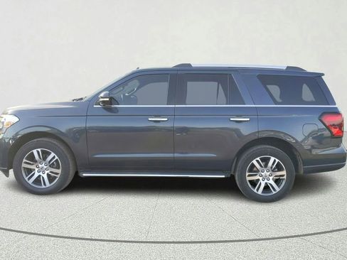 Used 2022 Ford Expedition Limited image 4